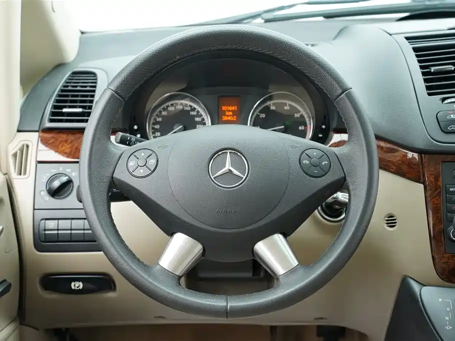 Mercedes-Benz Viano 2013 3.5L Haochi Edition фото 15