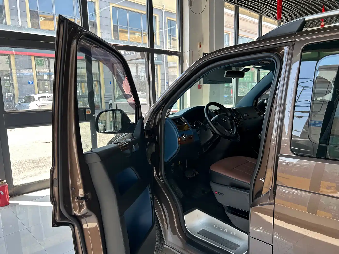 Volkswagen Caravelle 2014 2.0TSI 4WD Comfort Edition фото 17
