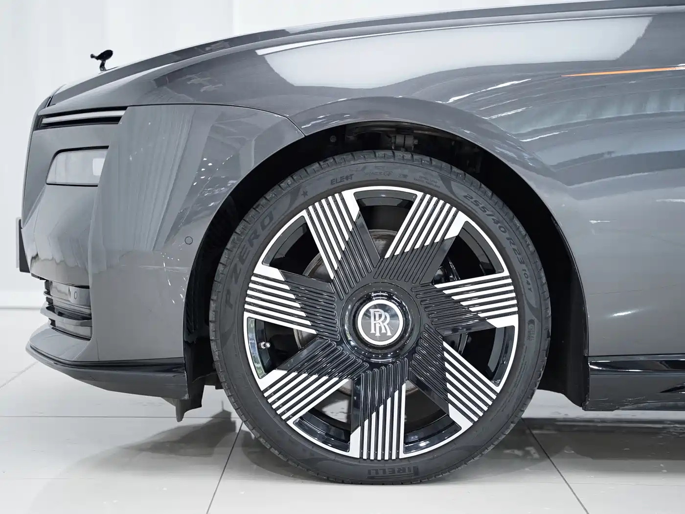 Rolls-Royce Spectre 2024 Standard Model фото 16