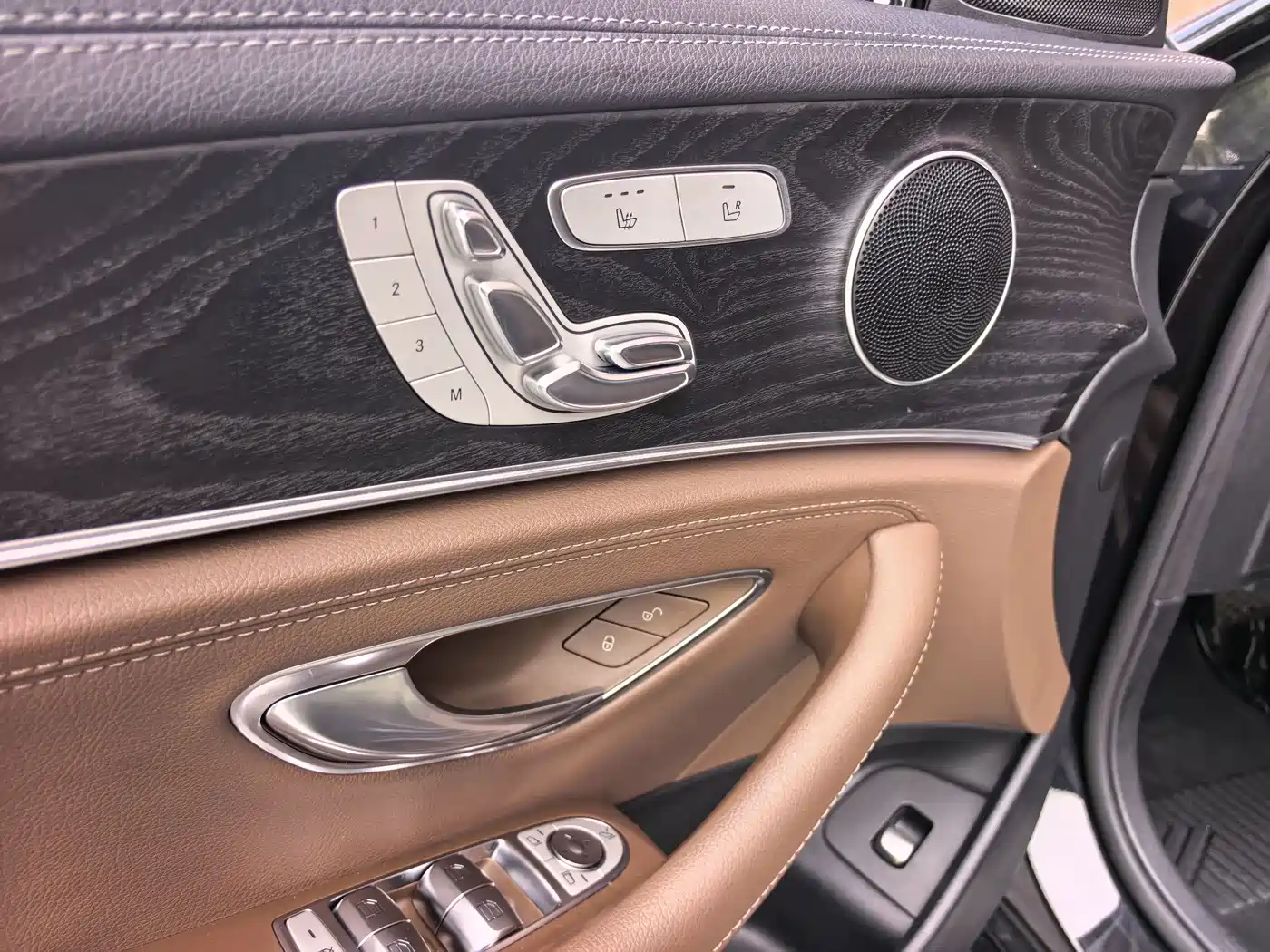 Mercedes-Benz E-Class 2016 E 300 L Sport Fashion Type фото 15