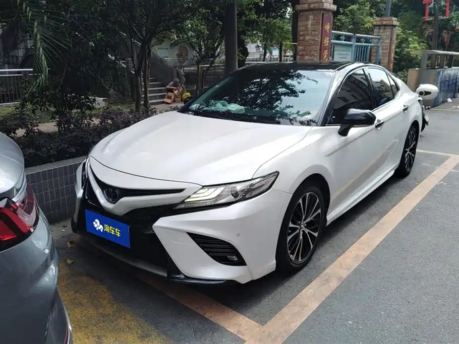 Toyota Camry 2018 2.5S Trend Edition фото 2