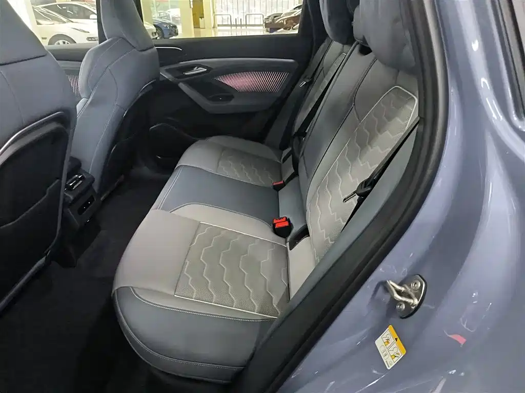 Audi Q6L e-tron 2025 Model Pioneer Edition фото 17
