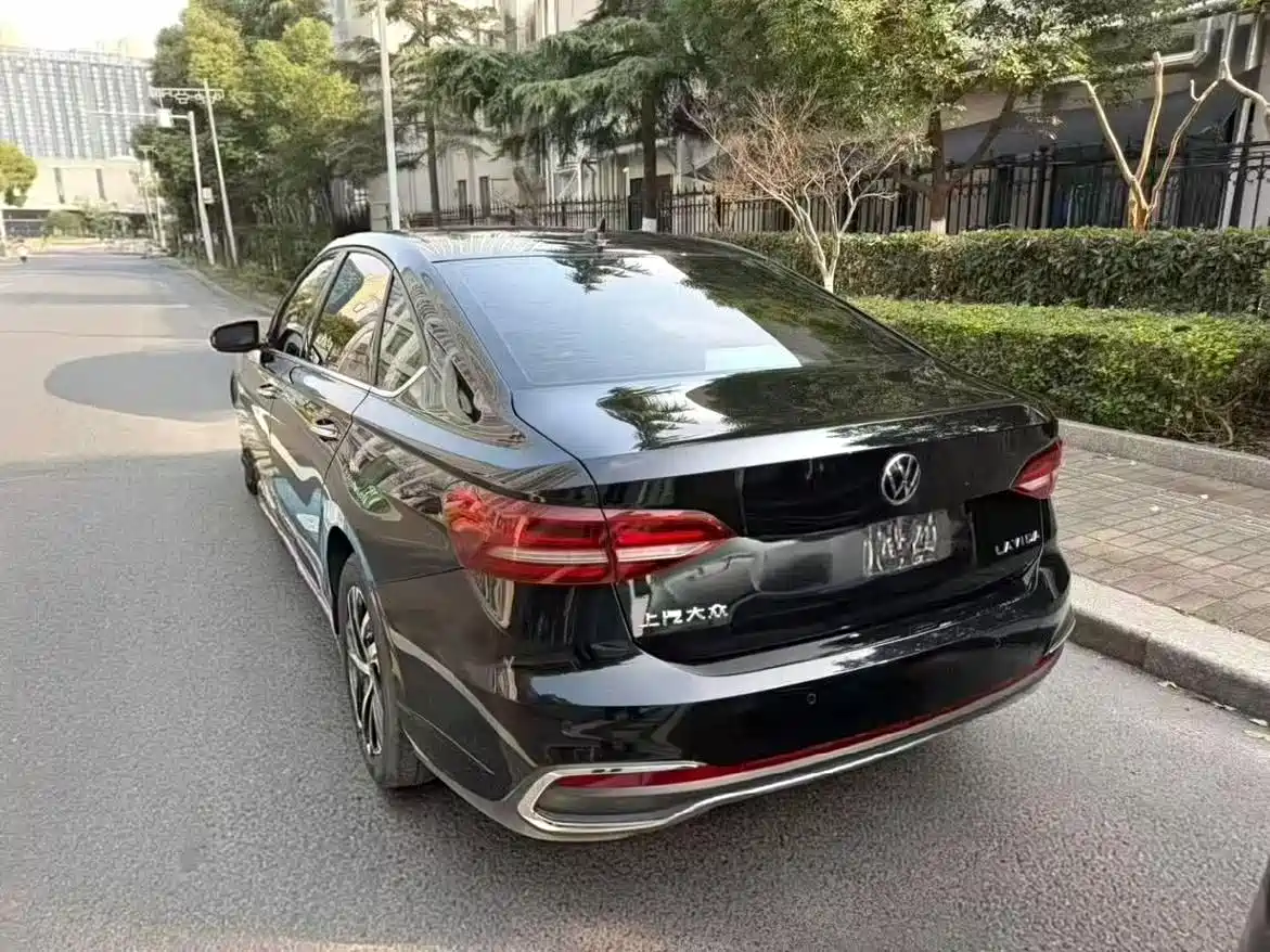 Volkswagen Lavida 2023 1.5L Auto Five Million Edition фото 3