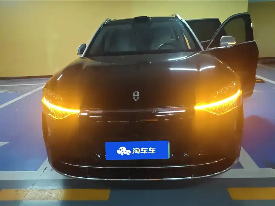 AITO Wenjie AITO M9 2024 Extended Range Ultra 42kWh 6-Seater фото 2