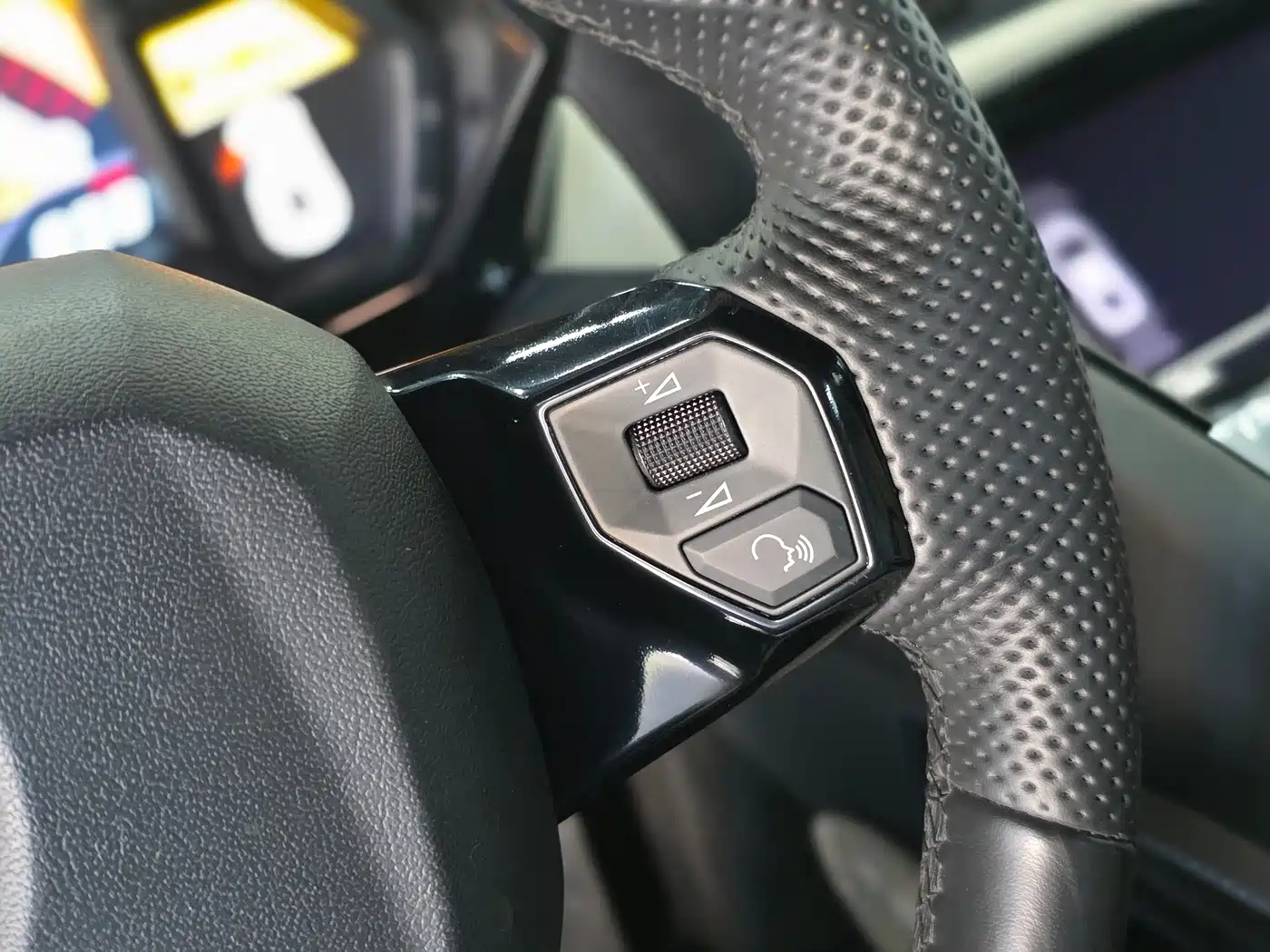 Lamborghini Aventador 2011 LP 700-4 фото 10