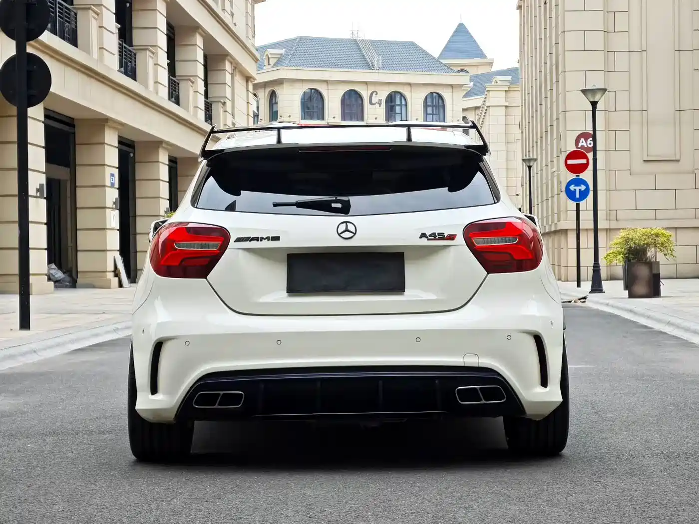 Mercedes-Benz A-Class AMG (Import) 2017 Facelift AMG A 45 4MATIC фото 10