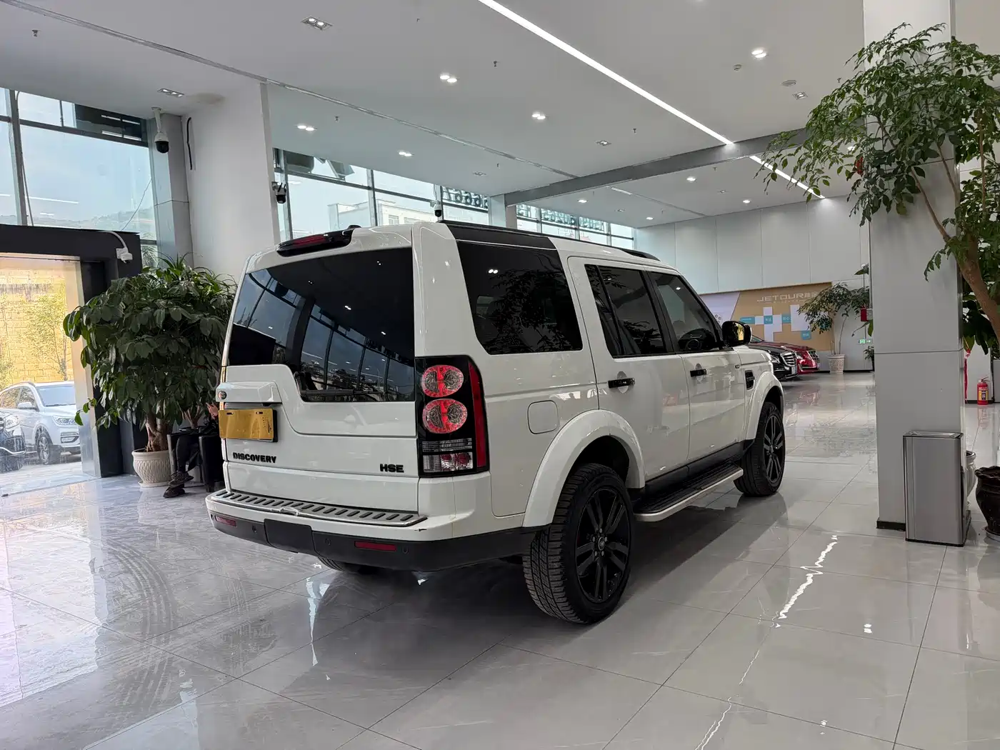 Land Rover Discovery 2014 3.0 SC V6 HSE Luxury фото 15