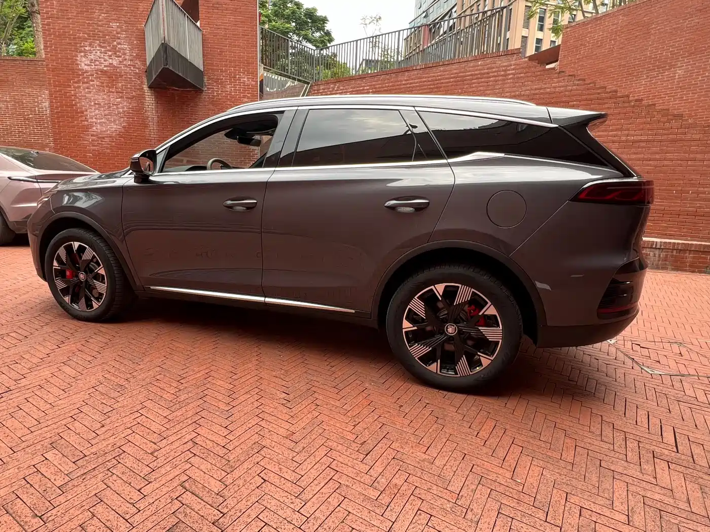 BYD Tang New Energy 2024 DM-i Glory Edition 200KM Flagship фото 8