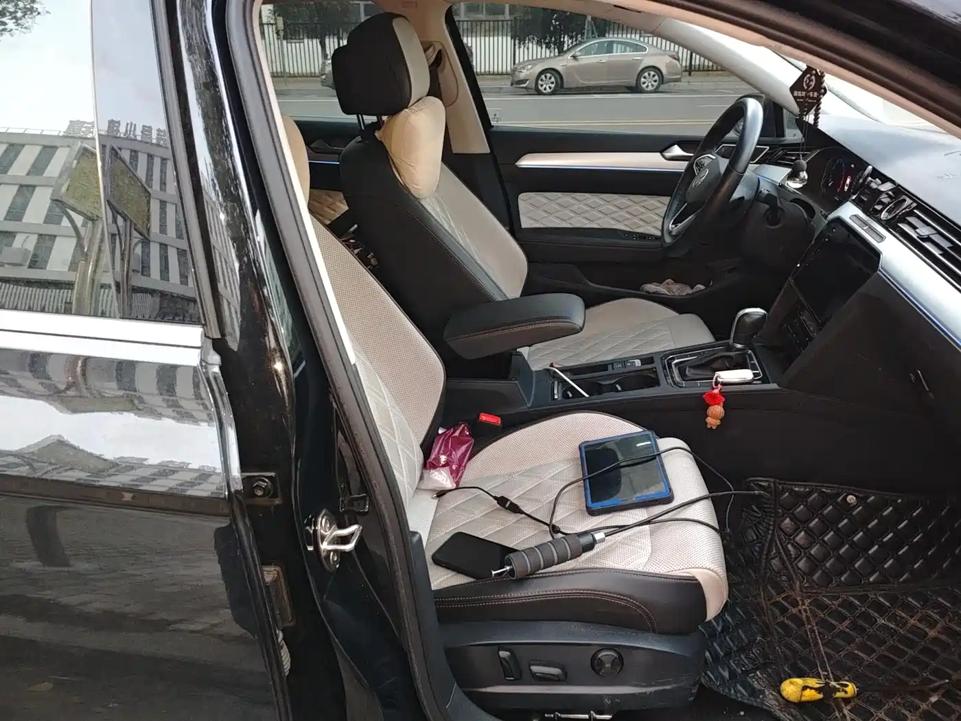 Volkswagen Magotan 2023 Model 2 Million Commemorative Edition 330TSI DSG Luxury фото 8