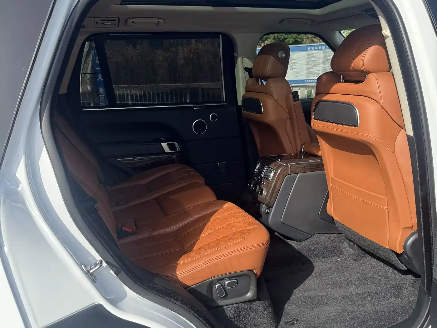 Land Rover Range Rover 2015 3.0 SC V6 Vogue SE Genesis Extended Edition фото 18