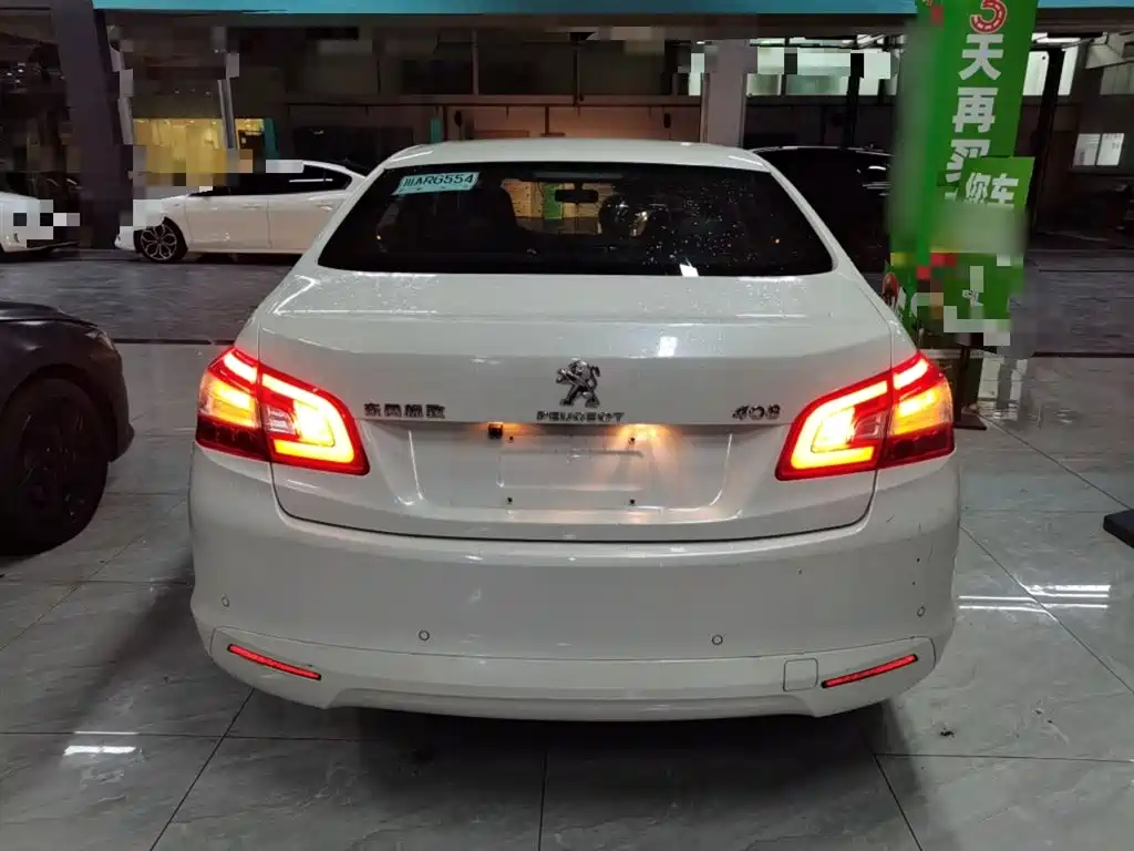 Peugeot 408 2015 Model 1.2T Automatic Luxury Edition фото 4