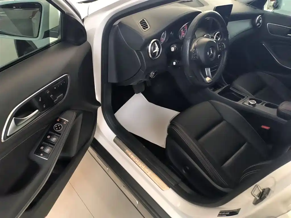 Mercedes-Benz GLA 2016 GLA 200 Fashion фото 16