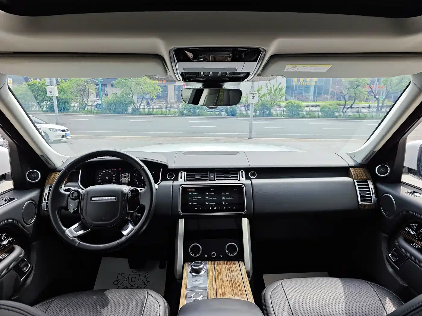 Land Rover Range Rover 2018 3.0 SC V6 Vogue Heritage Edition фото 16