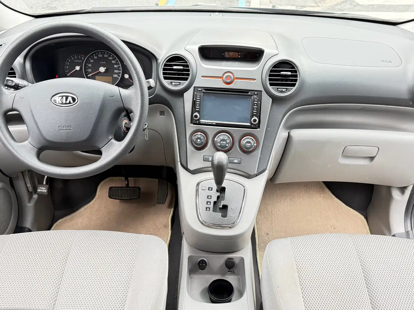 Kia Carens 2011 1.6L 5-seat Automatic Comfort фото 17