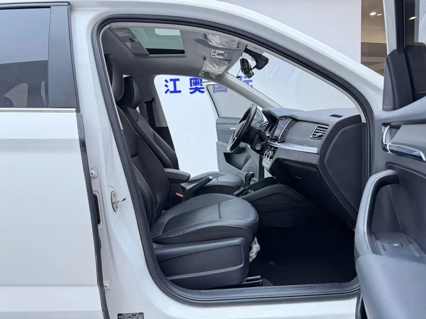 Škoda Kamiq 2022 1.5L Automatic Comfort Edition фото 15