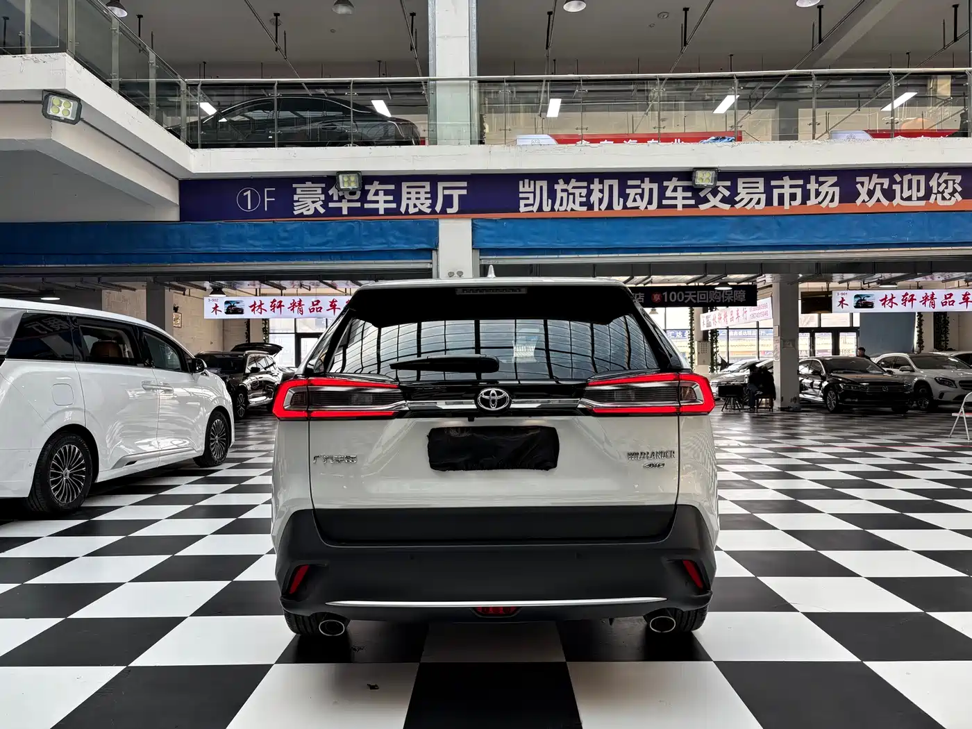 Toyota Wildlander 2021 2.0L CVT 4WD Luxury Edition фото 17