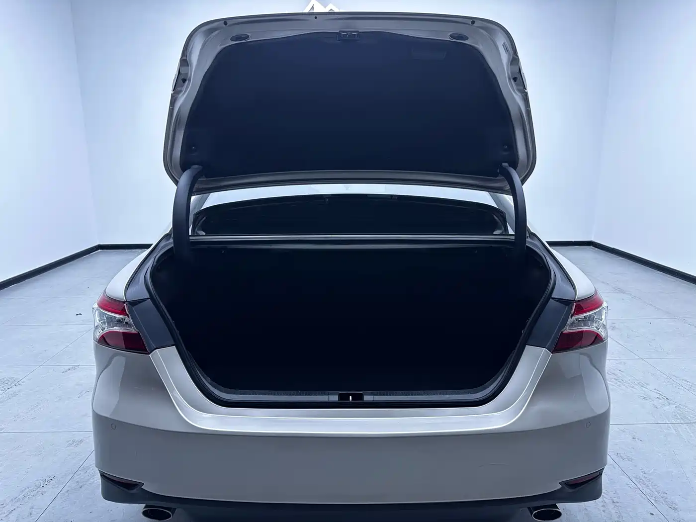 Toyota Camry 2019 2.5G Luxury Edition China VI фото 16