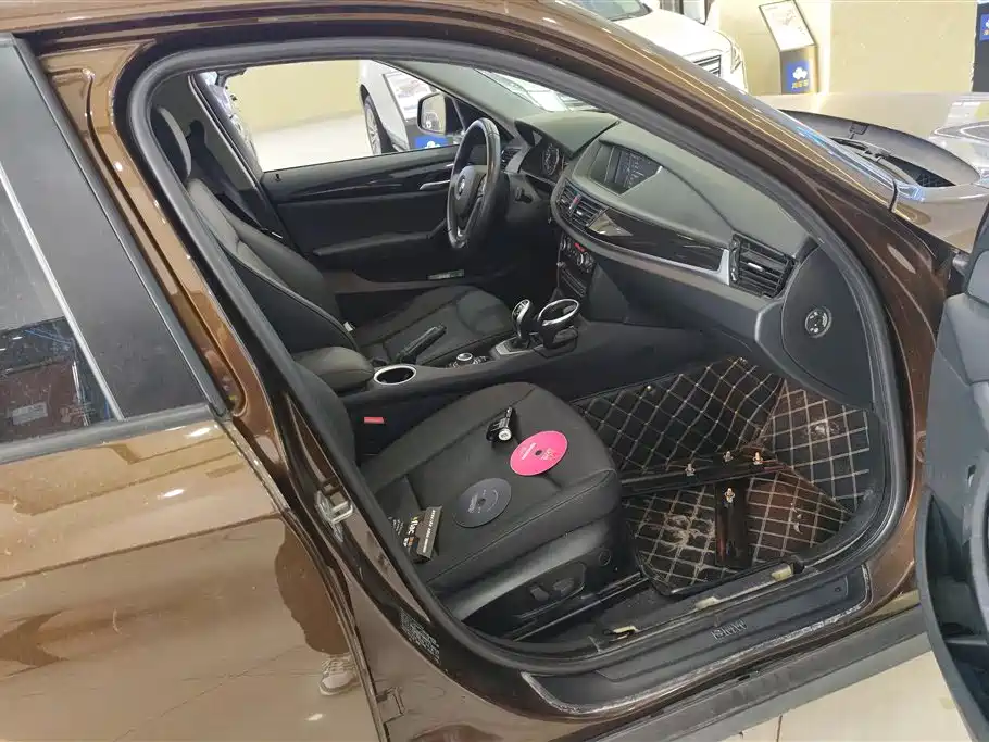BMW X1 2015 Model sDrive18i Leading Advanced Edition фото 8