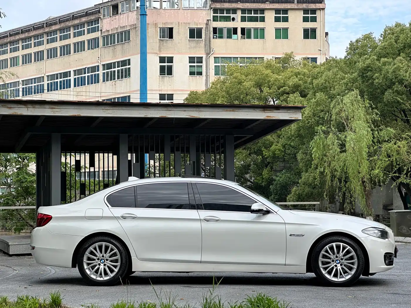 BMW 5 Series 2017 525Li Luxury Design Package фото 8