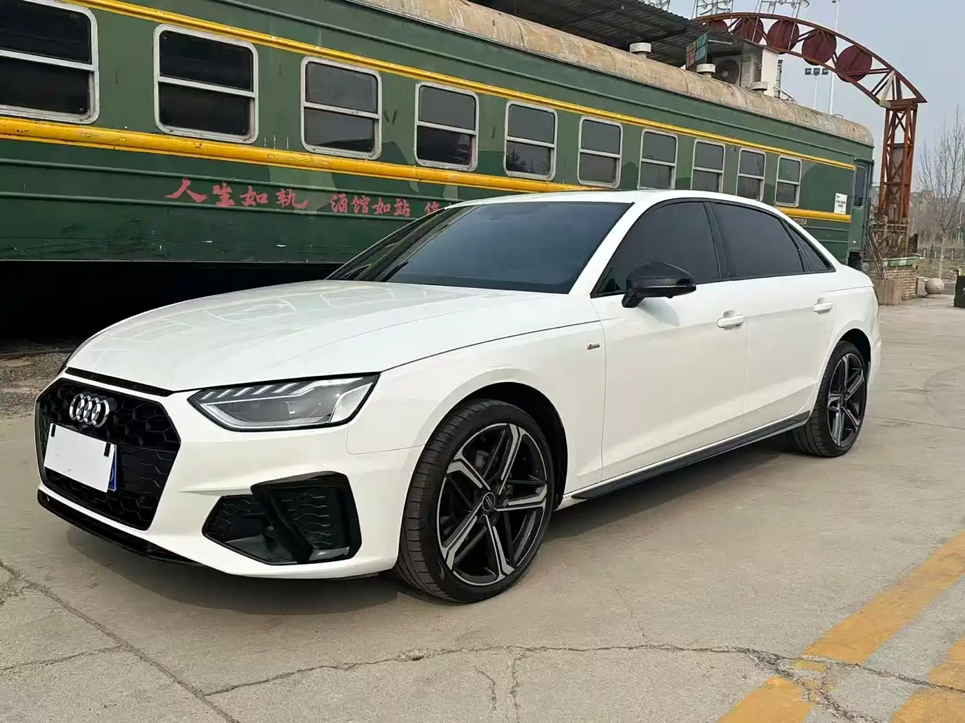 Audi A4L 2025 2 Million Celebration Edition 40 TFSI Luxury Dynamic