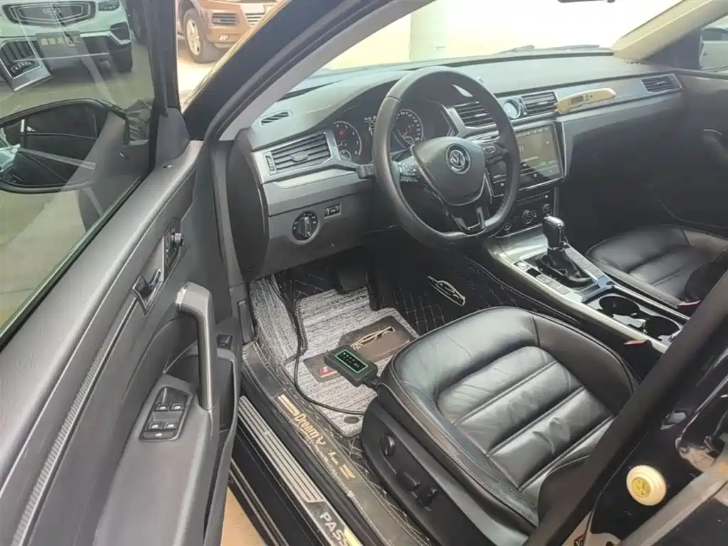 Volkswagen Passat 2017 330TSI DSG Prestige фото 16