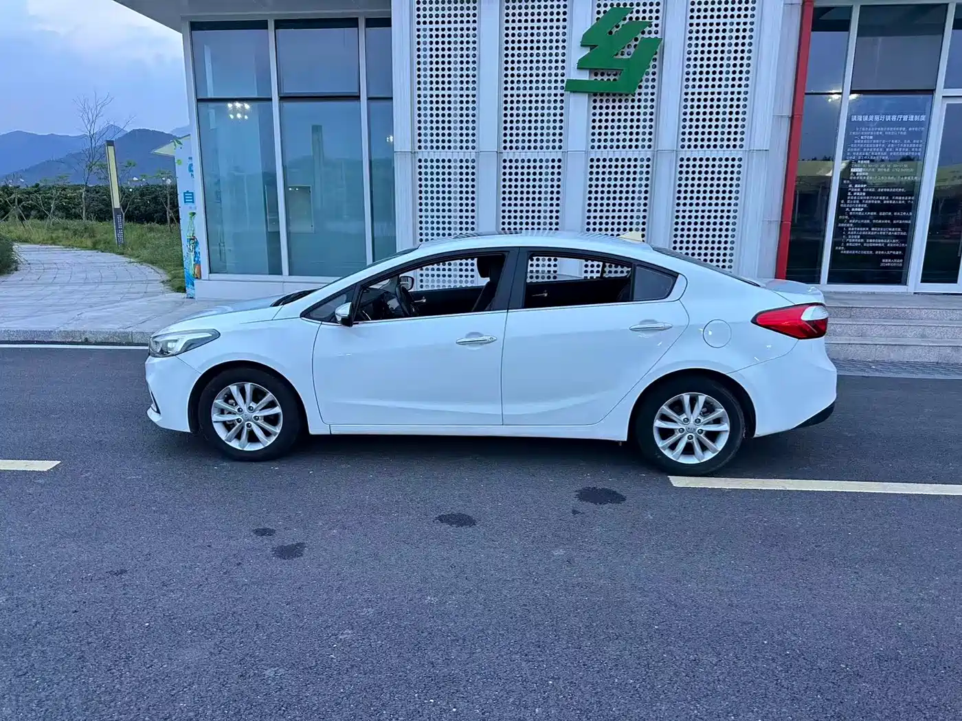 KIA K3