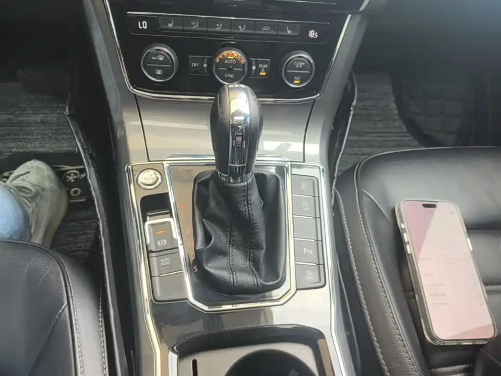Volkswagen Passat 2017 330TSI DSG Prestige фото 14