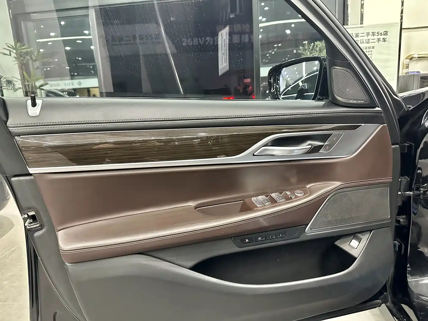 BMW 7 Series 2021 Model 730Li Luxury Package фото 7