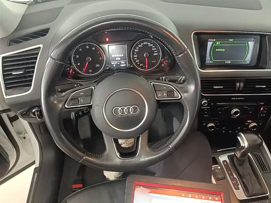 Audi Q5 2015 40 TFSI Technology фото 11
