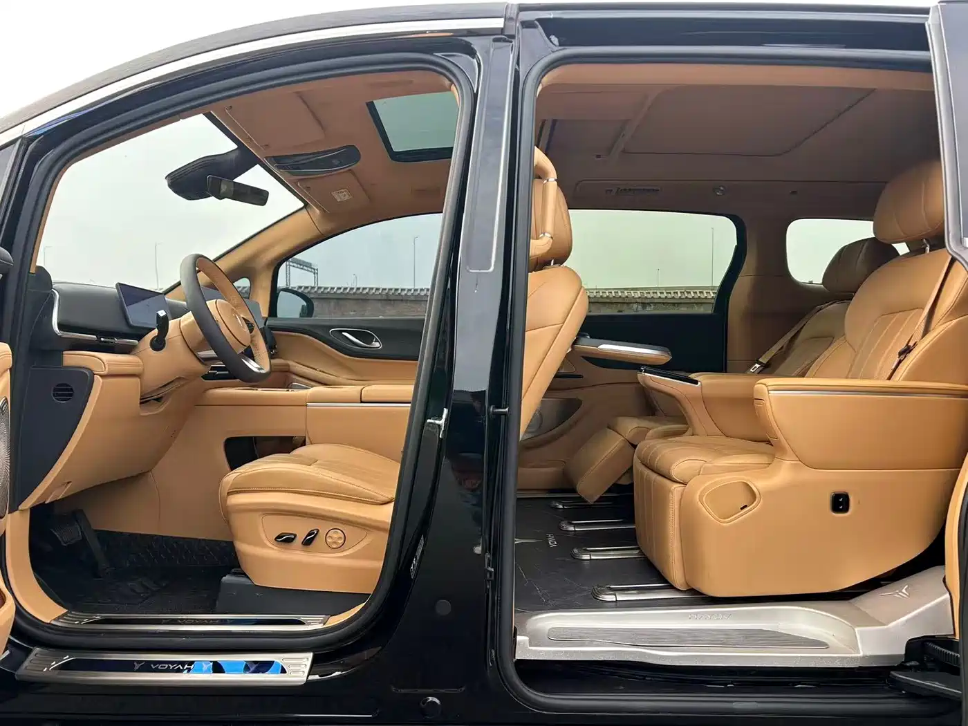 Voyah Auto Voyah Dreamer 2025 PHEV 4WD Kunpeng Premium Edition фото 7
