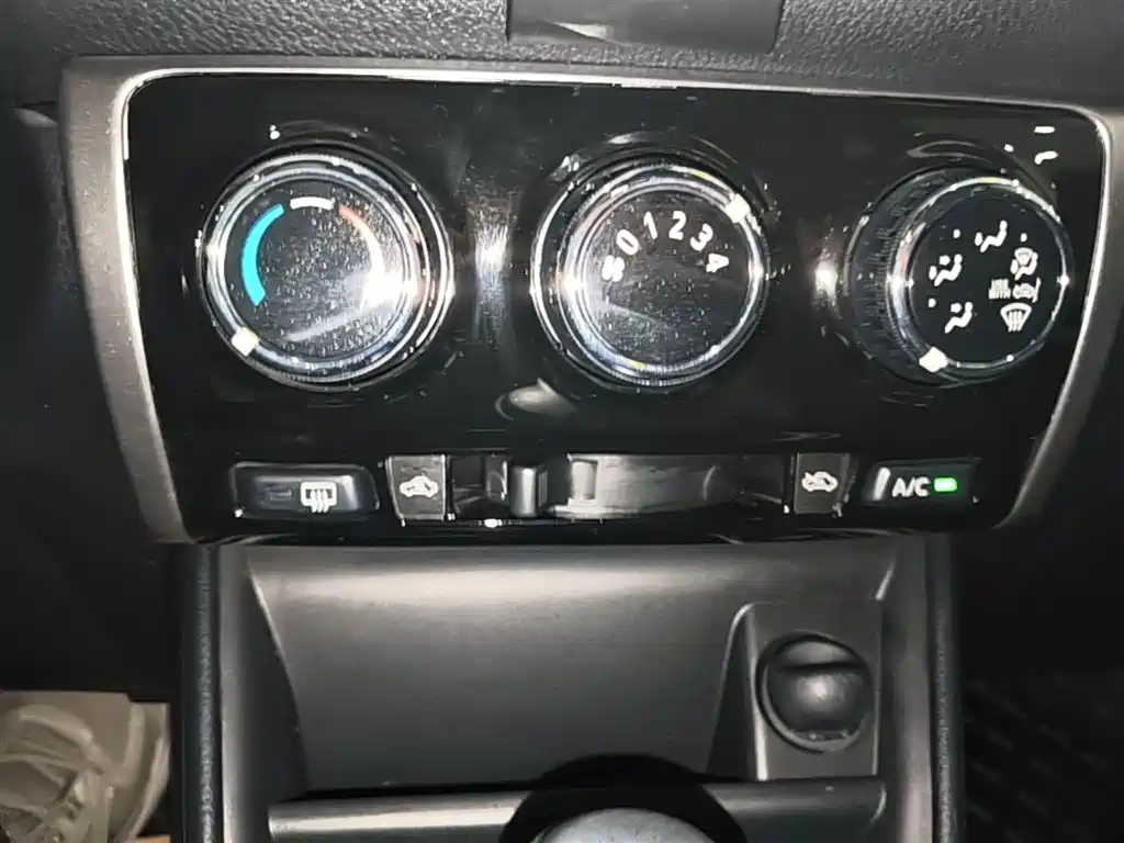 Toyota YARiS L Zhi Xuan 2021 1.5L CVT Leading Edition фото 13