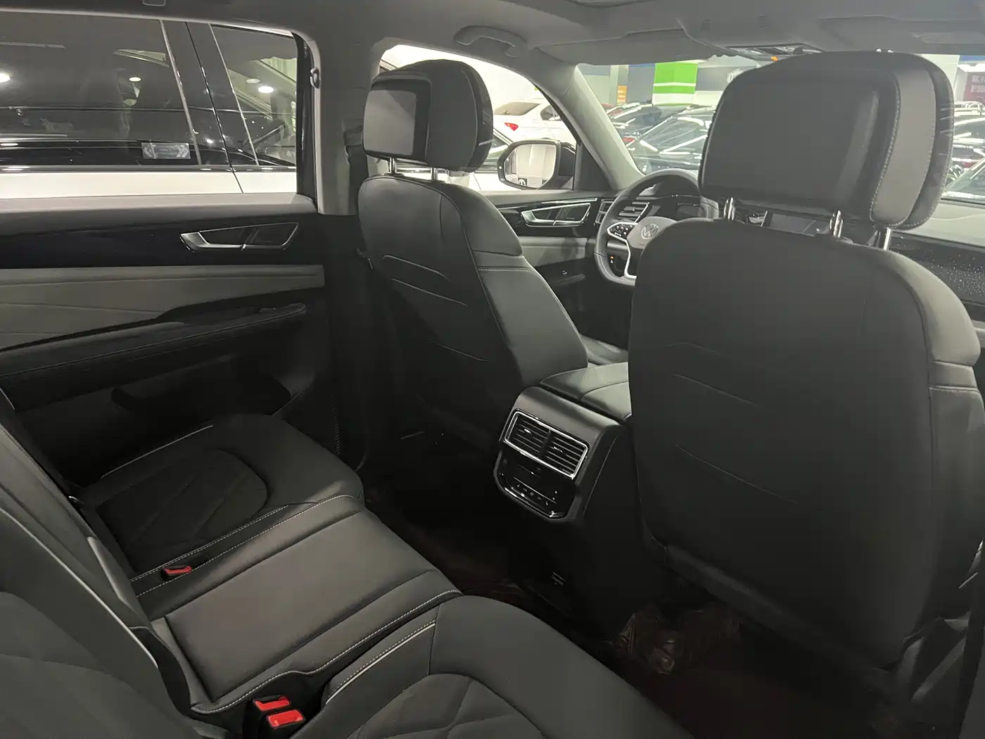 Volkswagen Teramont 2024 380TSI 4WD Dragon Auspicious Edition фото 5