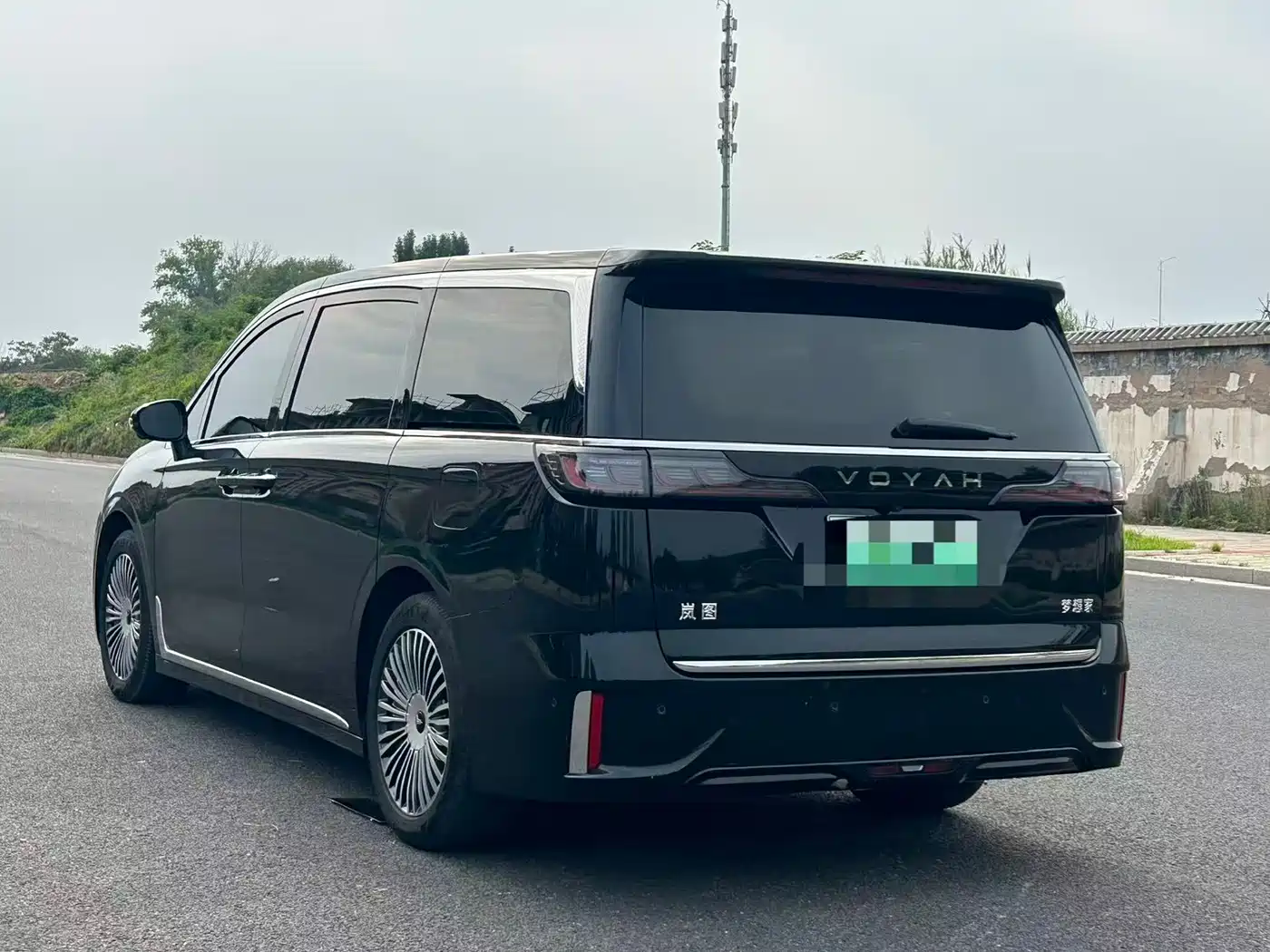 Voyah Auto Voyah Dreamer 2025 PHEV 4WD Kunpeng Premium Edition фото 4