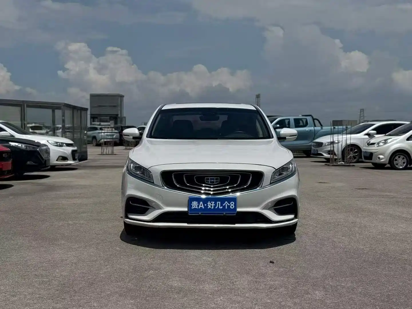 Фото 2 - Geely Borui