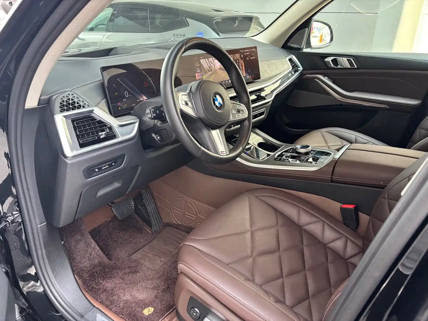 BMW X5 2025 Model xDrive 30Li Exclusive M Sport Blackout Package фото 12