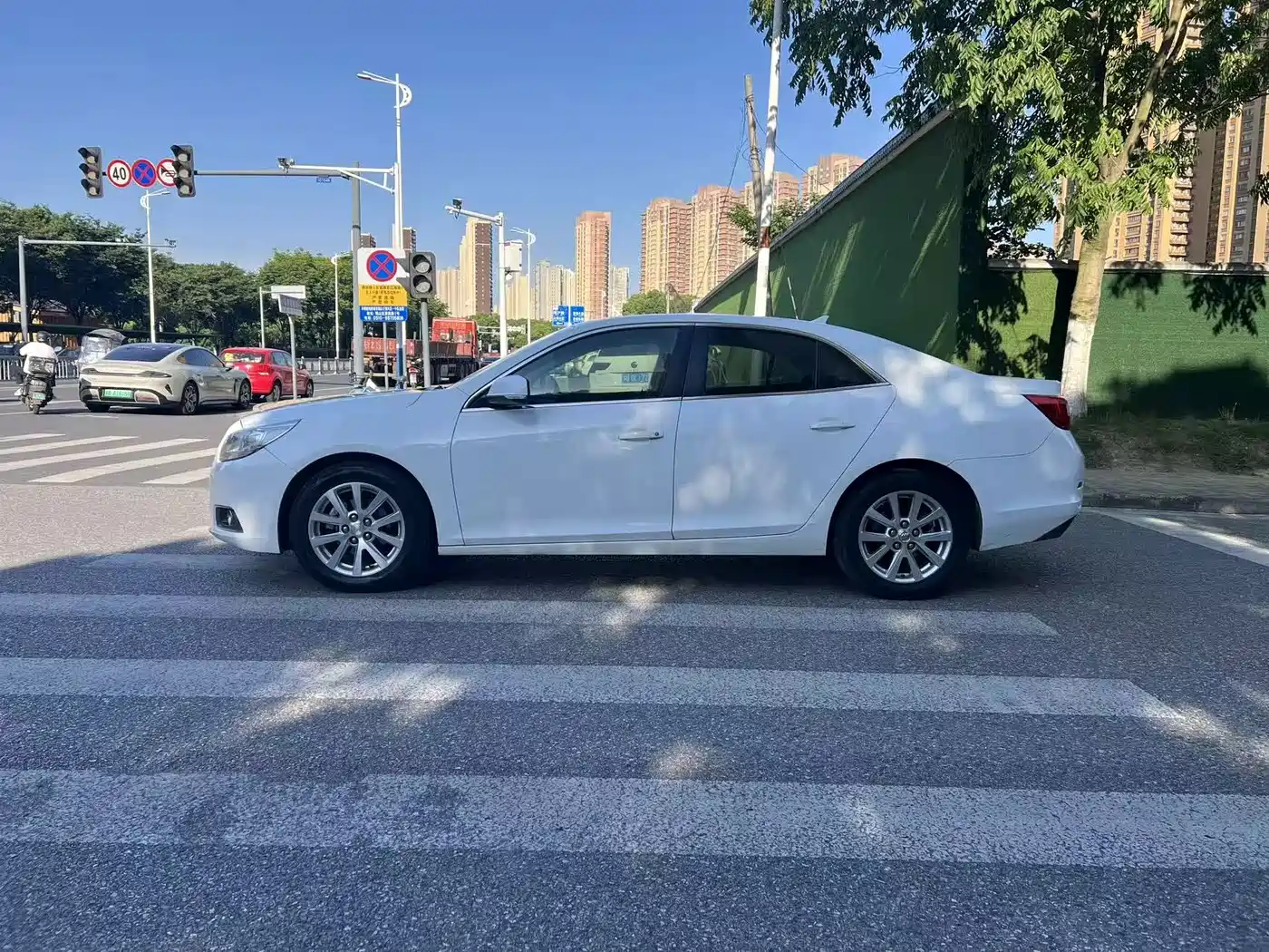 Chevrolet Malibu 2013 2.0L Automatic Luxury Edition фото 3