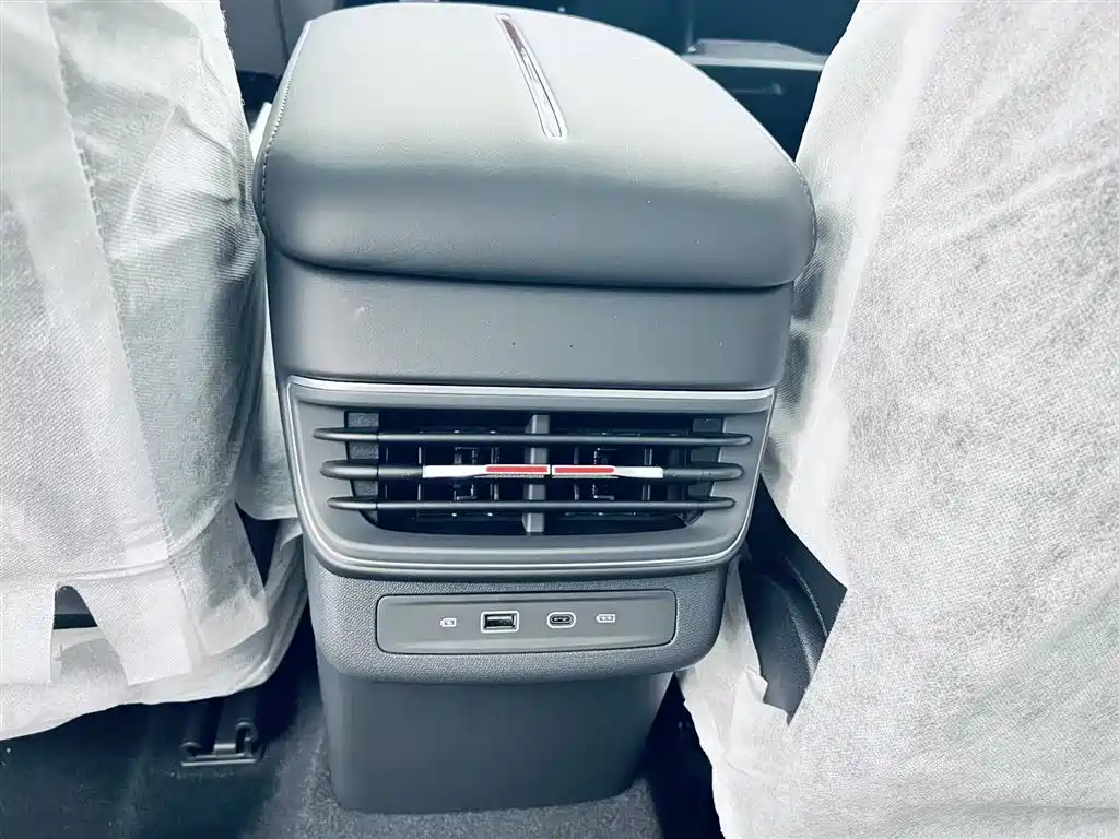 Hongqi HS3 PHEV 2024 PHEV 115km Power Edition фото 18