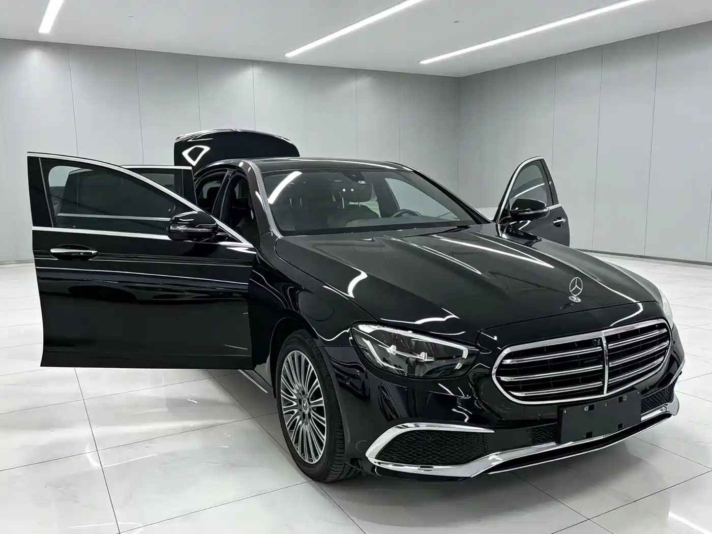 Mercedes-Benz E-Class 2021 E 300 L Luxury фото 4