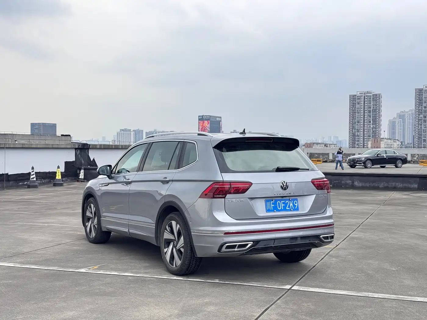 Volkswagen Tiguan L 2023 Facelift 330TSI Auto FWD R-Line Premium фото 6