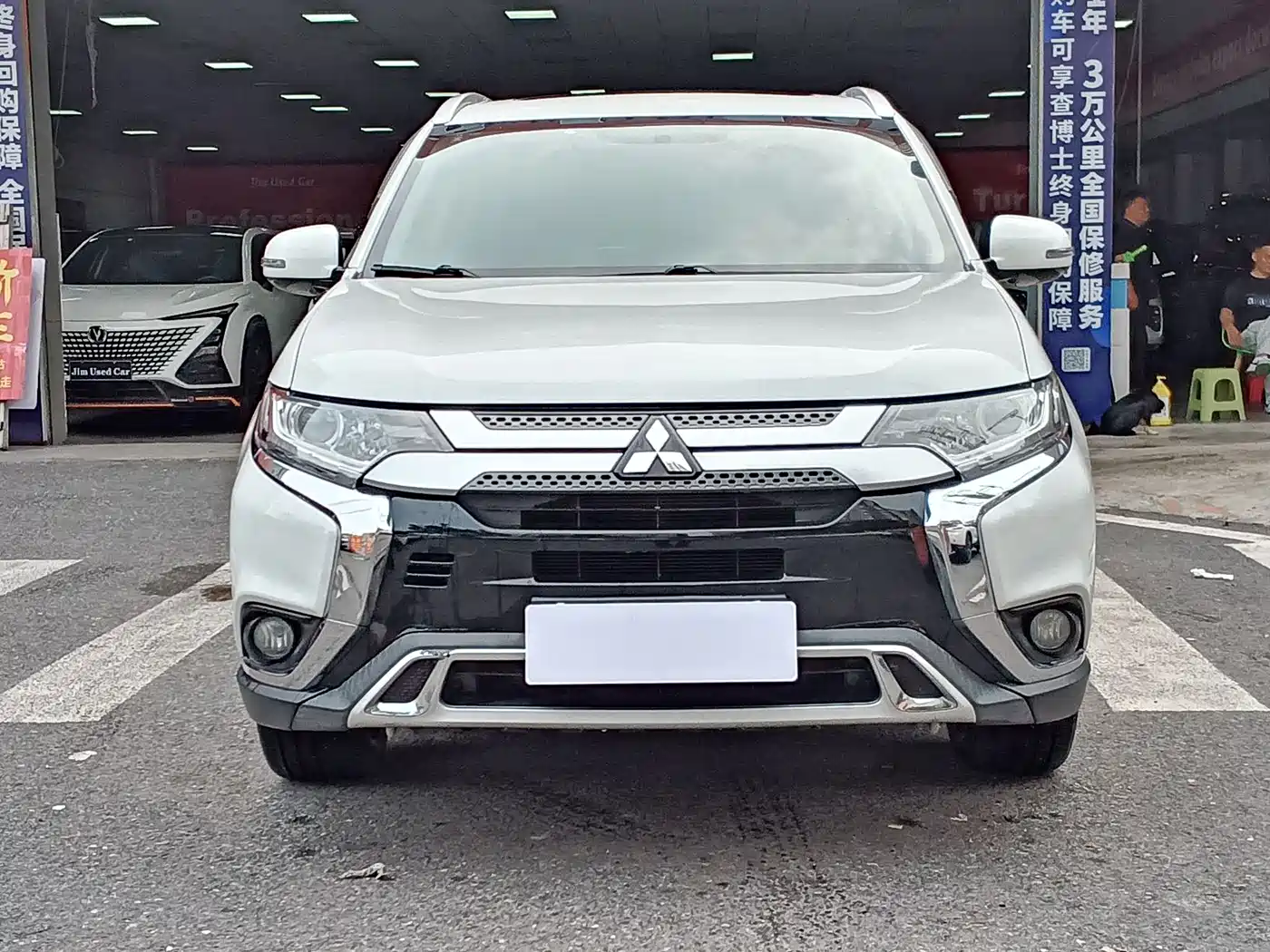 MITSUBISHI OUTLANDER
