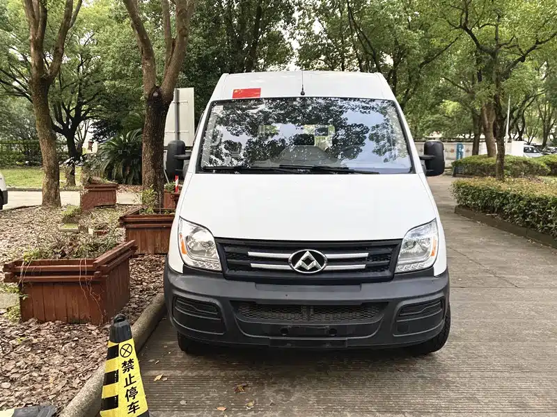SAIC Maxus Xintu V80 2014 2.5T Aoyun Short Wheelbase Medium Roof фото 2