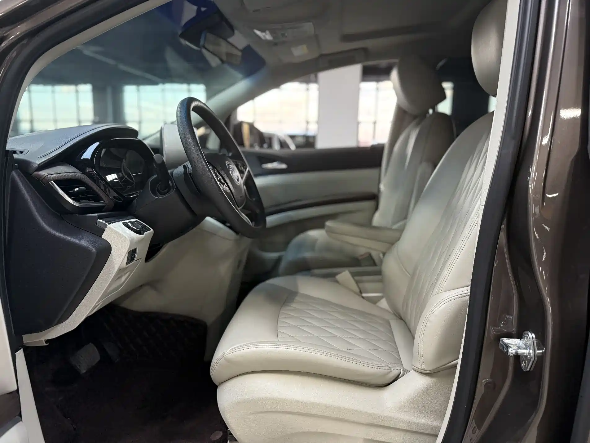 Фото 5 - Buick GL8