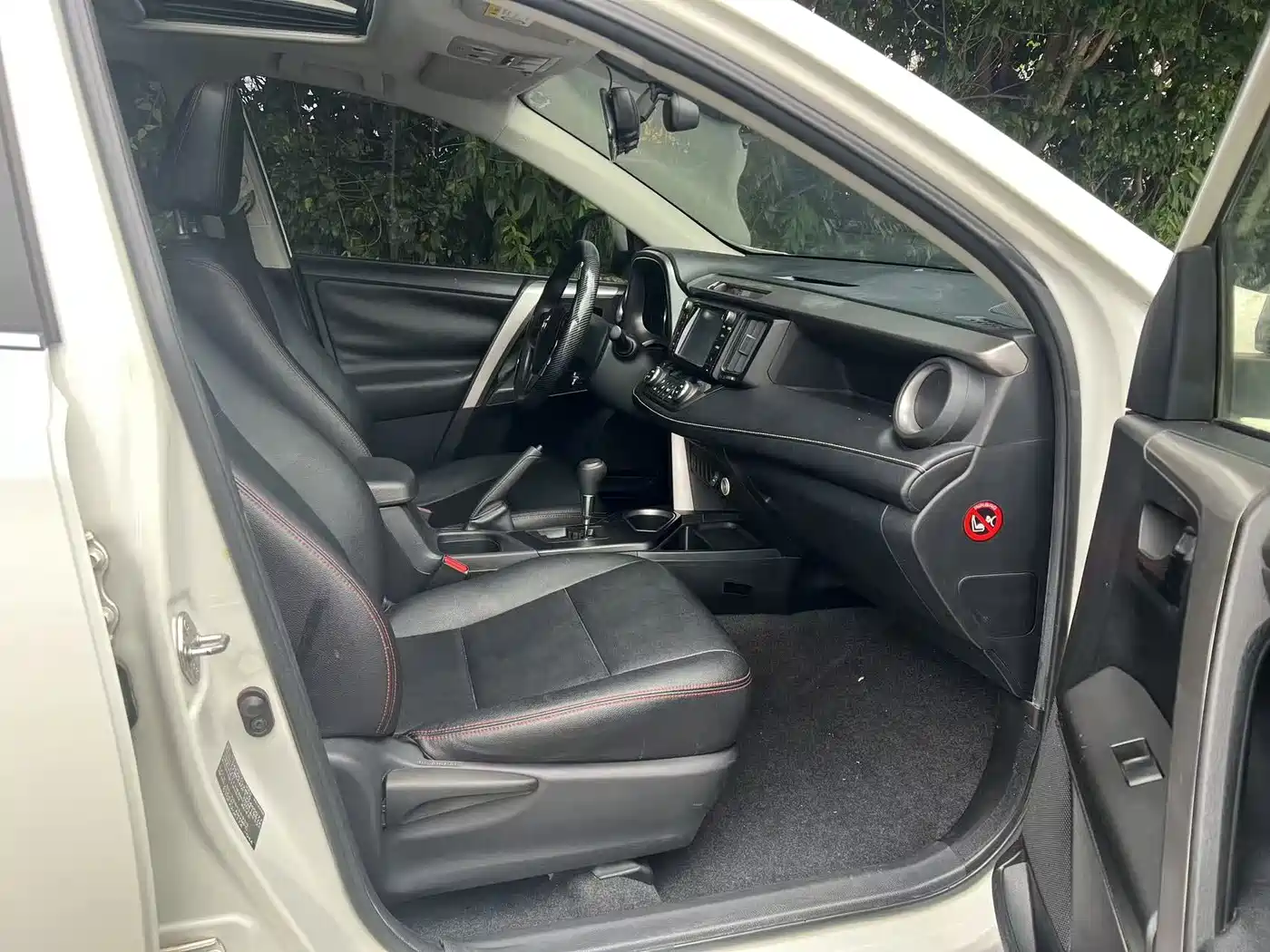 Toyota RAV4 Rongfang 2019 2.0L CVT 2WD Style X Limited Edition China VI фото 3
