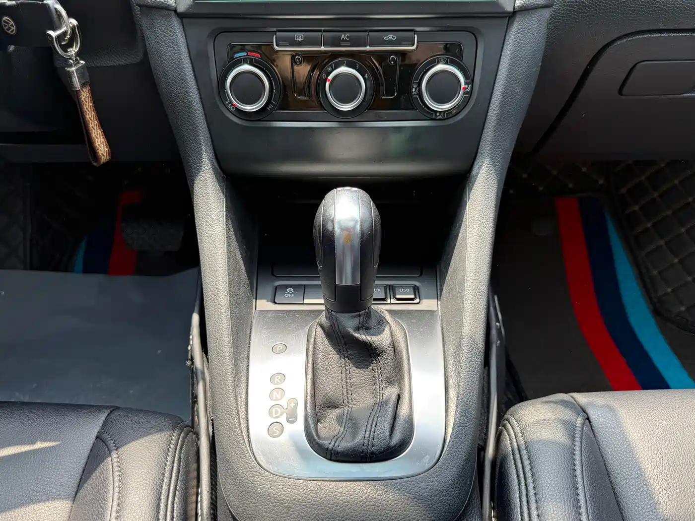 Volkswagen Golf 2011 1.4TSI Auto Comfort фото 14
