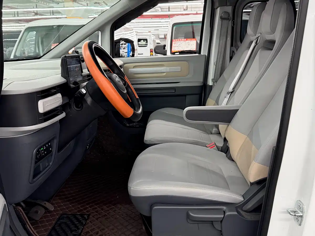 SAIC Maxus Dana V1 2025 Model V1+ Long Wheelbase High Roof Multi-Purpose Edition (62kWh) фото 11