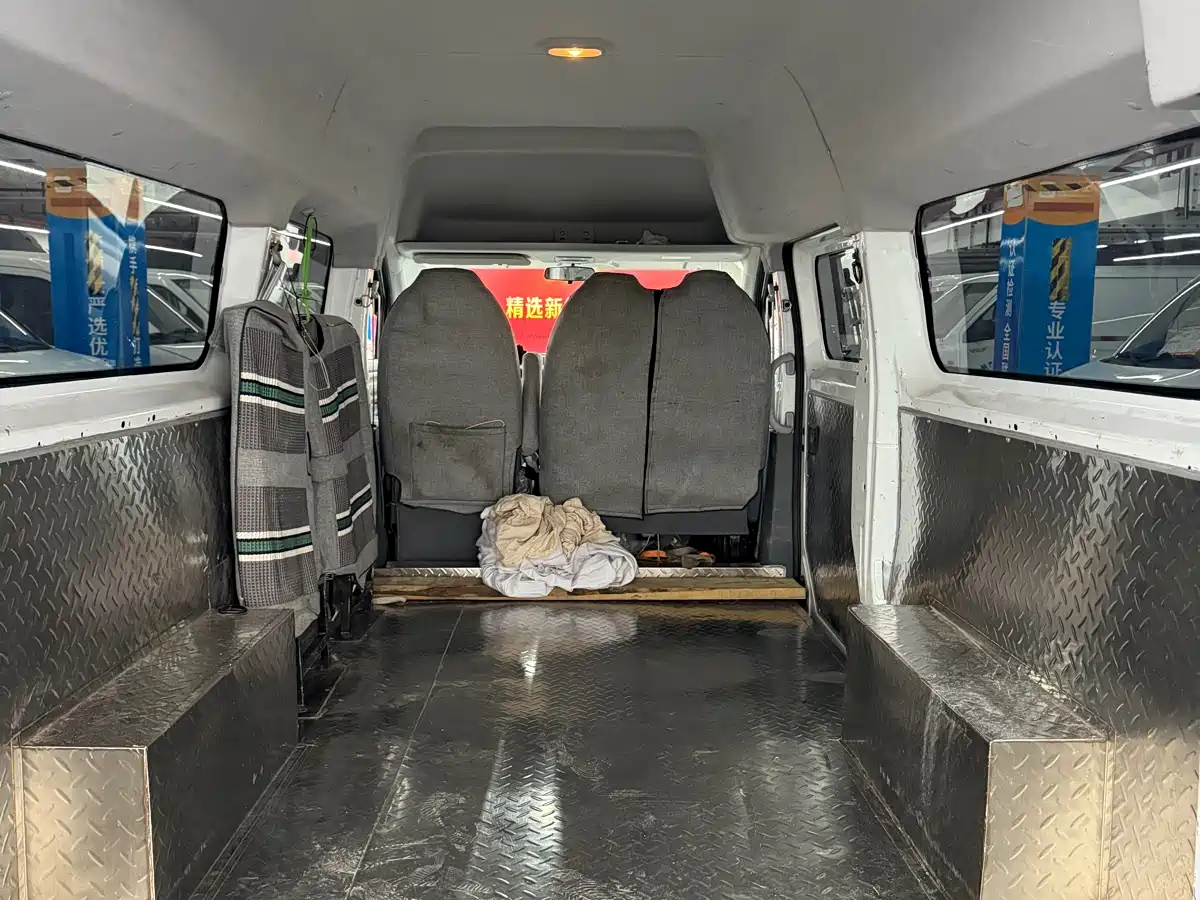 SAIC Maxus Dana V1 2025 Model V1+ Long Wheelbase High Roof Multi-Purpose Edition (62kWh) фото 5