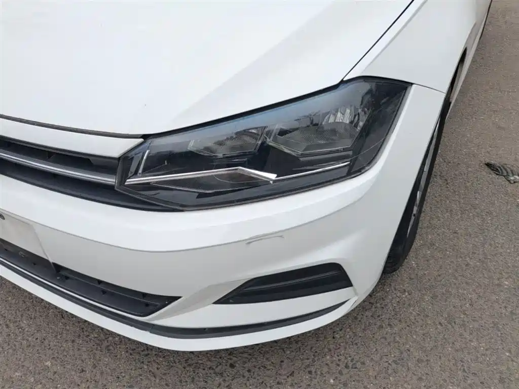 Volkswagen Polo 2019 Plus 1.5L Automatic Panorama Enjoyment Edition фото 24