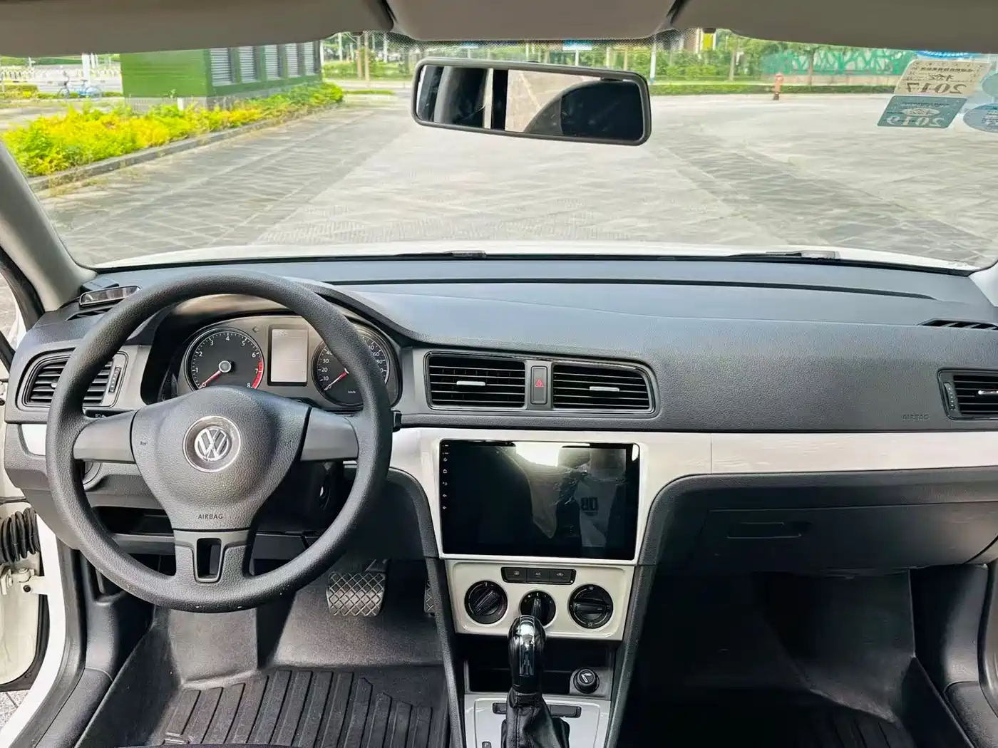 Volkswagen Lavida 2013 1.6L Automatic Trend Edition фото 12