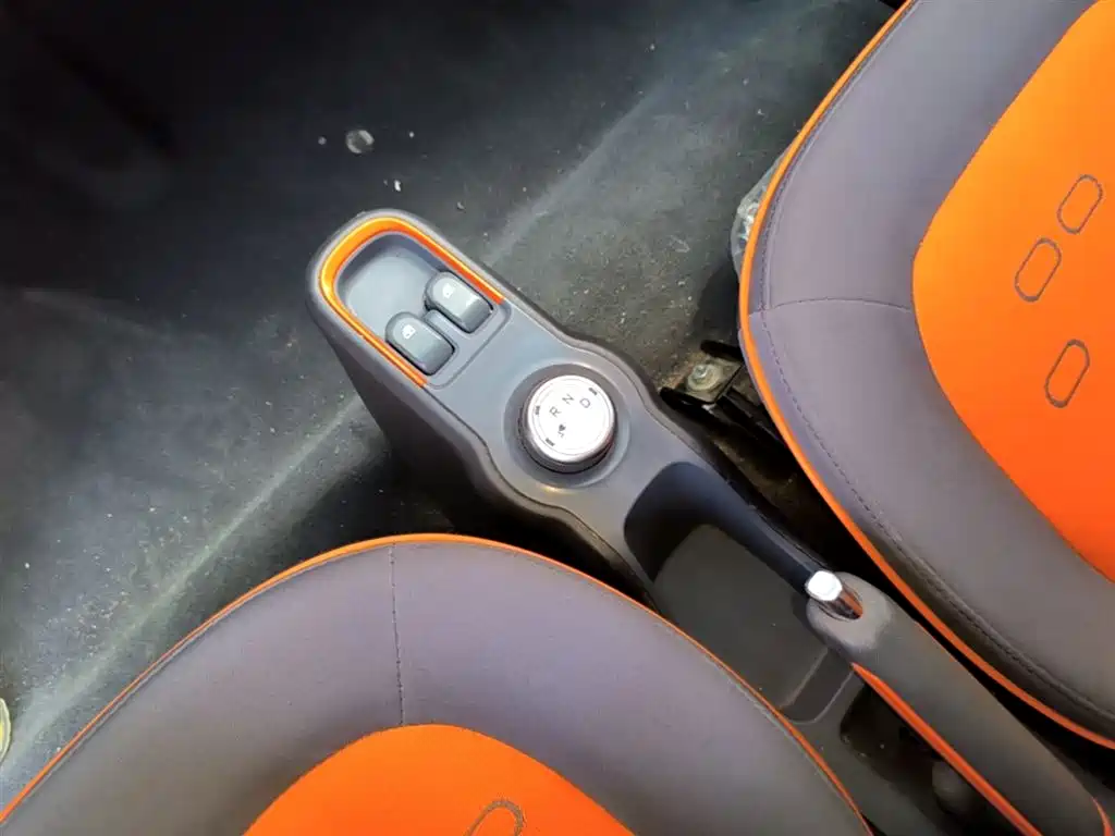 BAOJUN E100