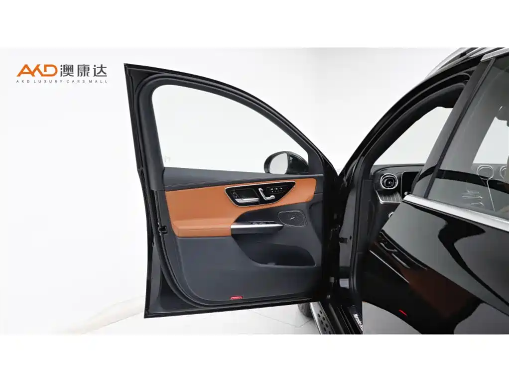 Mercedes-Benz GLC 2023 Facelift GLC 260 L 4MATIC Sport 5-Seater фото 10